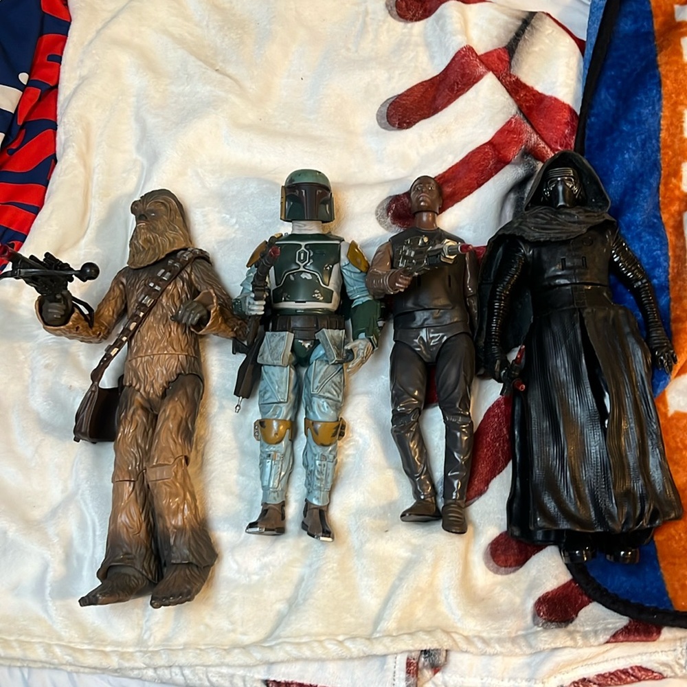Lot of Star Wars characters
